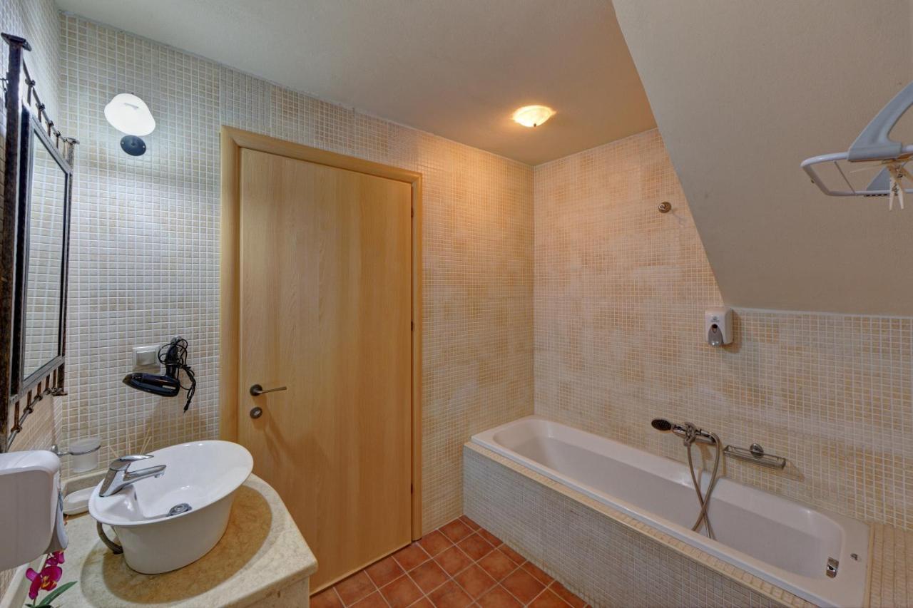 Mourtzanakis Residence - Traditional Eco Hotel In Akhládha المظهر الخارجي الصورة