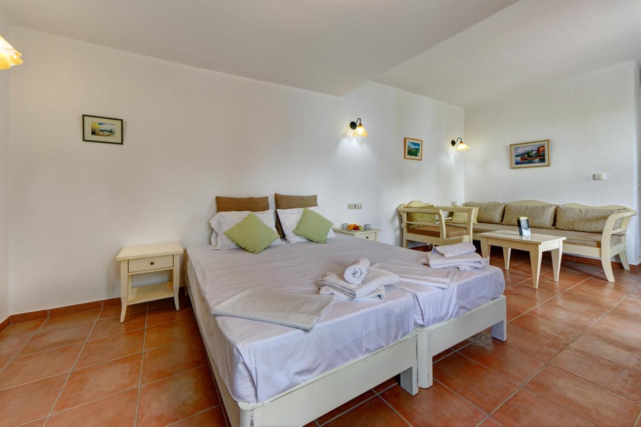 Mourtzanakis Residence - Traditional Eco Hotel In Akhládha المظهر الخارجي الصورة